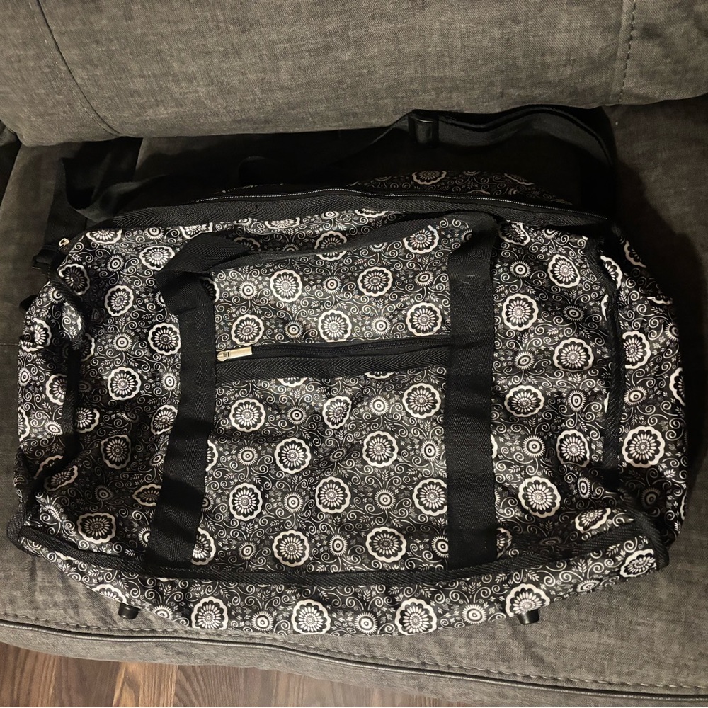 Braciano Black and White Floral Duffle Bag